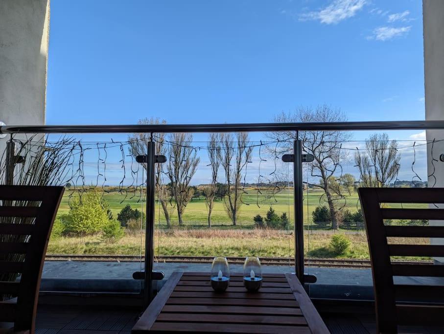 Beautiful 2 Bedroom Flat Overlooking Golf Course Carnoustie Exterior photo